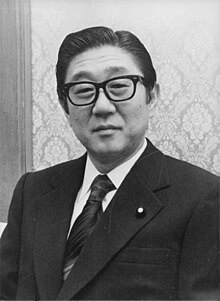 Shintarō Abe 1982.jpg