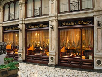 Los elegantes escaparates del Caffè Baratti & Milano.