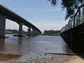 Les deux ponts sur le fleuve Santa Lucía entre Ciudad del Plata et Santiago Velesquez.