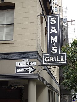 Belden Place - Уличная вывеска и неоновая вывеска Sam's Grill.jpg