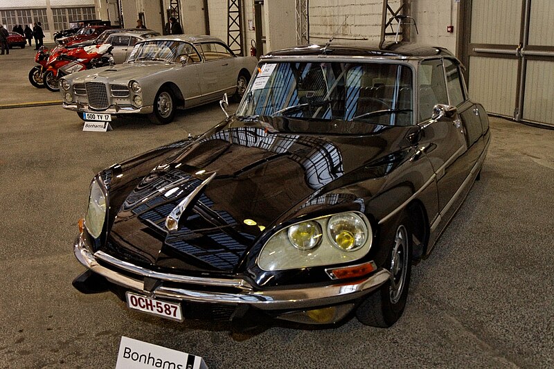 FileBonhams The Paris Sale 2012 Citro n DS 21 Prestige finition Chapron