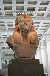 Salle 4 - Statue colossale d'Amenhotep III, v. 1370 av. J.-C.