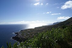 Carapacho visto do cimo da Ponta da Restinga, ilha Graciosa, Açores, Portugal.JPG