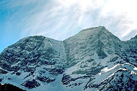 De gauche (est) à droite (ouest) : Grand Astazou, couloir Swan, et Petit Astazou.