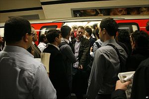 English: Congestion on the London Underground