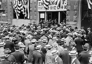 Crowd outside the convention hall Crowd being turned back at Coliseum (LOC) (2163131283).jpg