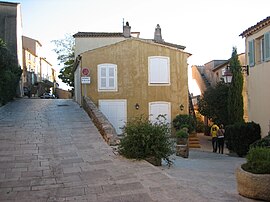 A view within the village of Gassin