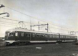 La rame 296, peu après sa livraison en 1952.