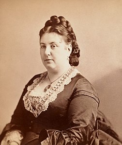 Portrait de la soprano britannique Euphrosyne Parepa-Rosa (c. 1870, Minneapolis Institute of Art). (définition réelle 1 855 × 2 191)