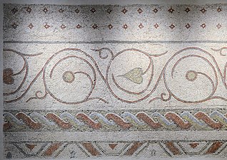 Mosaico com motivos geométricos