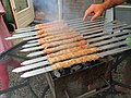 キャバーブを焼く様子。イランにて。