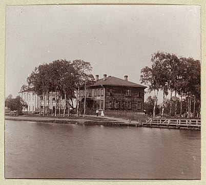Кобона. В правом здании впоследствии располагался музей Дороги жизни. Фотография С. Прокудина-Горского. 1909 год