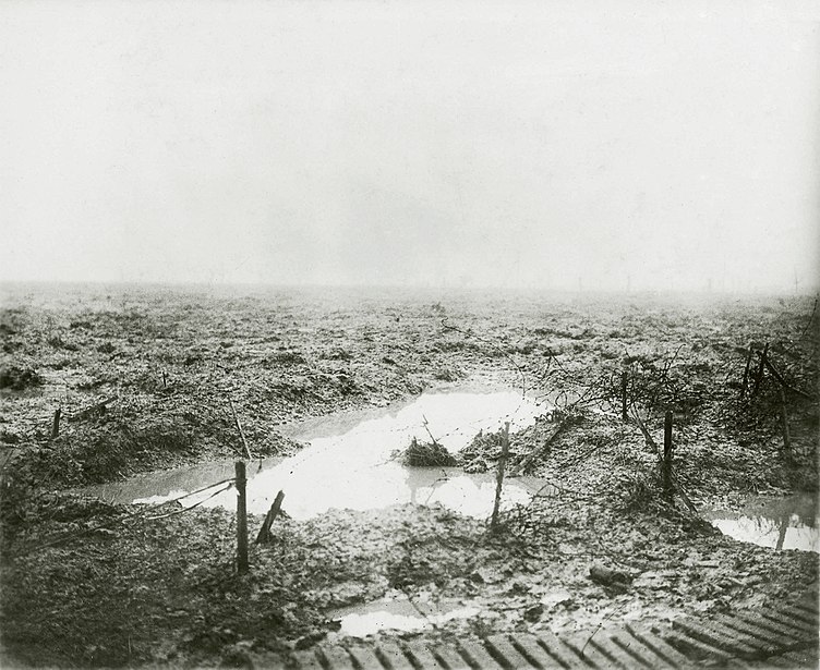 File:Second Battle of Passchendaele - Barbed wire and Mud.jpg