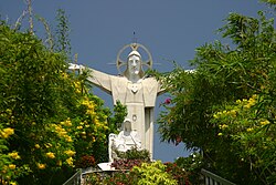 Tượng Chúa Kitô đứng trên Núi Nhỏ ở Vũng Tàu