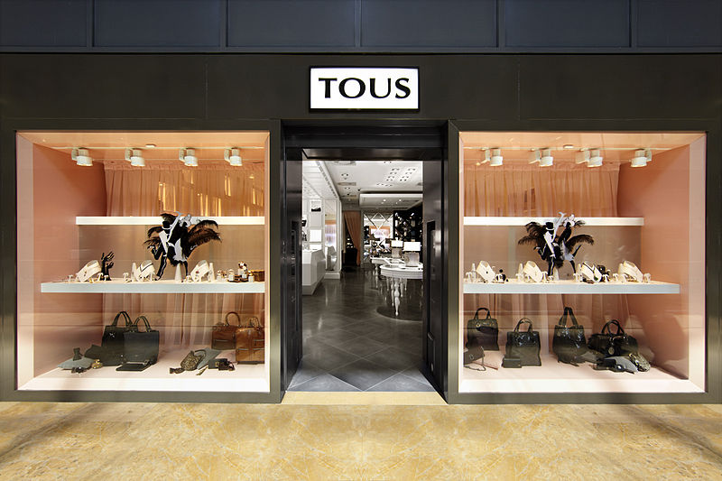 Tous jewellery shop in L'Illa shopping mall in Barcelona (image from Tous Wikipedia entry)