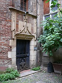 Porte de la tour de Pierre Séguy.