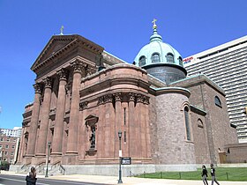 Façade de la cathédrale de Philadelphie.