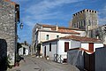 Rue ancienne, maisons et église