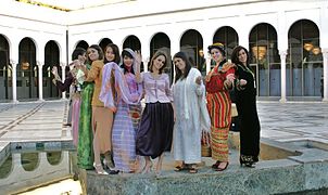 Алжирские женщины в традиционной одежде