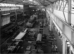 Corpet-Louvet, grand atelier, locomotives à vapeur en construction (vers 1930).
