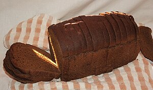 English: Loaf of dark rye bread