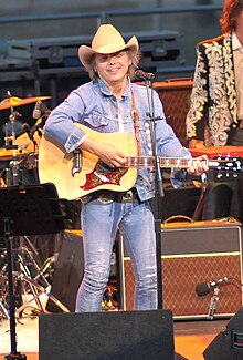 Dwight Yoakam (2008).jpg