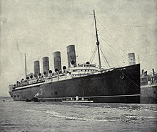 Turbinia alongside RMS Mauretania EB1911 Ship, Cunard Liner, Mauretania, with Turbinia alongside.jpg