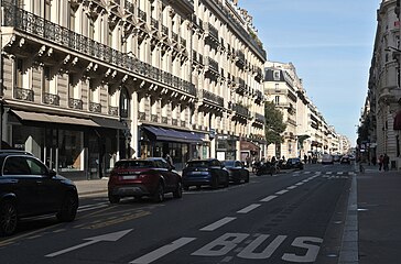 La rue La Fayette vue en direction de la place de la Bataille-de-Stalingrad.