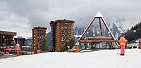 Front de neige en toeristisch infokantoor ('le Tripode')