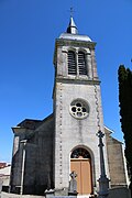 La façade de l'église.