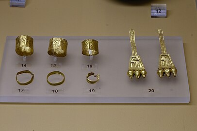 Ոսկյա զարդեր (մ. թ. ա. 850 թվական)