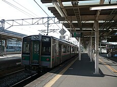 1番線に停車中の列車（仙台カラー、2010年10月撮影）