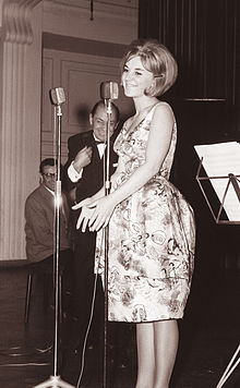 Gabi Novak performing in Maribor in 1961 Koncert orkestra Nikice Kalodjere s pevci v Mariboru - Gabi Novak 1961.jpg