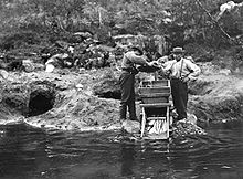 Gold prospecting at the Ivalo River in the Finnish Lapland in 1898 Kullanhuuhdontaa Ivalossa.jpg