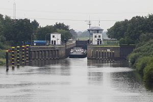 Schleuseneinfahrt vom Unterwasser aus gesehen