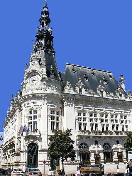 File:Sens Hotel de ville.jpg