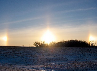 Sun dogs, by Axda0002 (edited by John O'Neill)