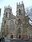 Fachada oeste de la catedral de York.