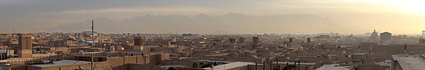 [تصویر:  600px-20101231_Yazd_Iran_panorama_from_A...omplex.jpg]