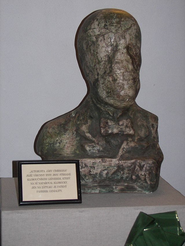 פסל מטושטש שכביכול הציג את תווי פניו של צימרמן