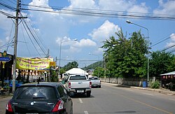 Dan Makham Tia main street.