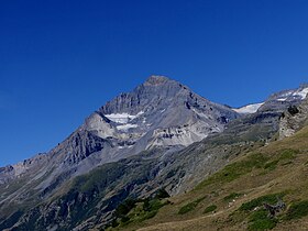 Vue de la dent Parrachée et du glacier de Belle Place depuis Termignon à l'est.