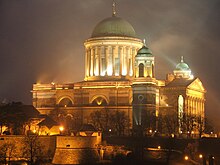 Esztergom Basilica, la ĉefpreĝejo de la hungara Romkatolika Eklezio