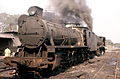 Eine englische 4-8-2-Lokomotive im Lokomotivdepot der Ghana Railways im Juli 1974. Die Lokomotive war öl-gefeuert und lief auf Kapspur.