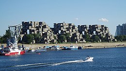 Habitat 67, a housing complex built for Expo 67 Habitat 67, Montreal.jpg