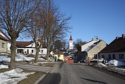 centrum Kamenice s farním kostelem