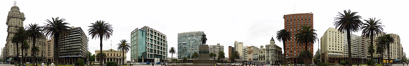 Panorama av Plaza Independencia i Montevideo.