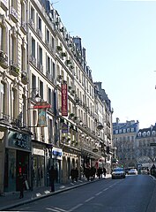 Rue de l'Ancienne-Comédie en direction du boulevard Saint-Germain.