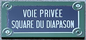 Voir la plaque.