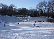 O anfiteatro do parque Rålambshovsparken no inverno